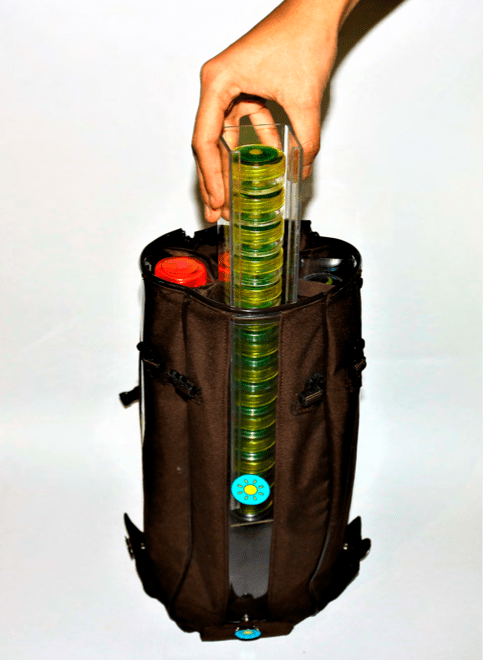 Vertical structure to safely store the acrylic containers